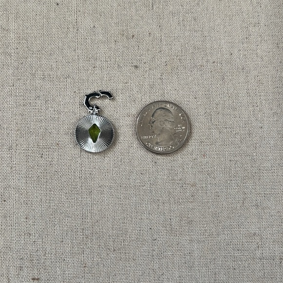 STELLA&DOT Power stone medallion, August - Picture 6 of 8